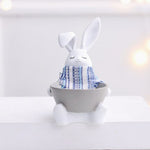 Lapin Assis Sculpture