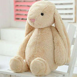 gros lapin en peluche cafe